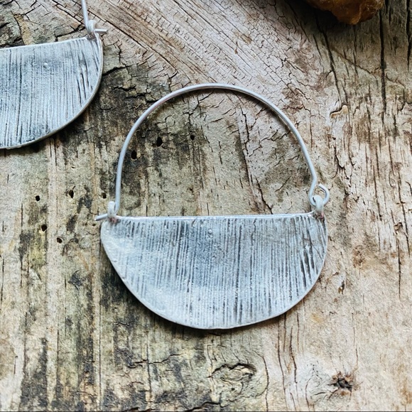 Anthro Rylan Crescent Hoops in Silver - Picture 4 of 5